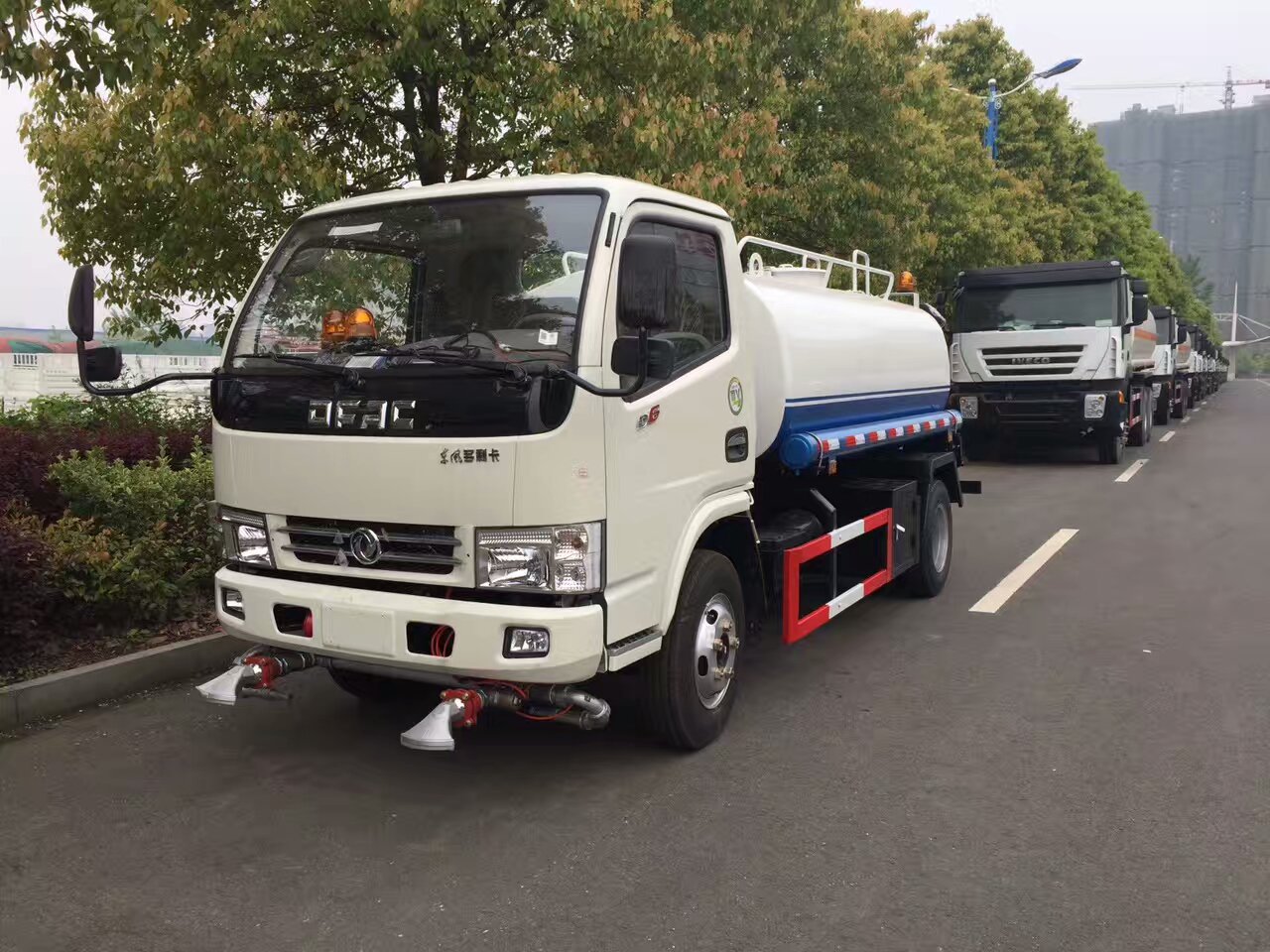 5噸灑水車(chē)廠家直銷138-8688-7089