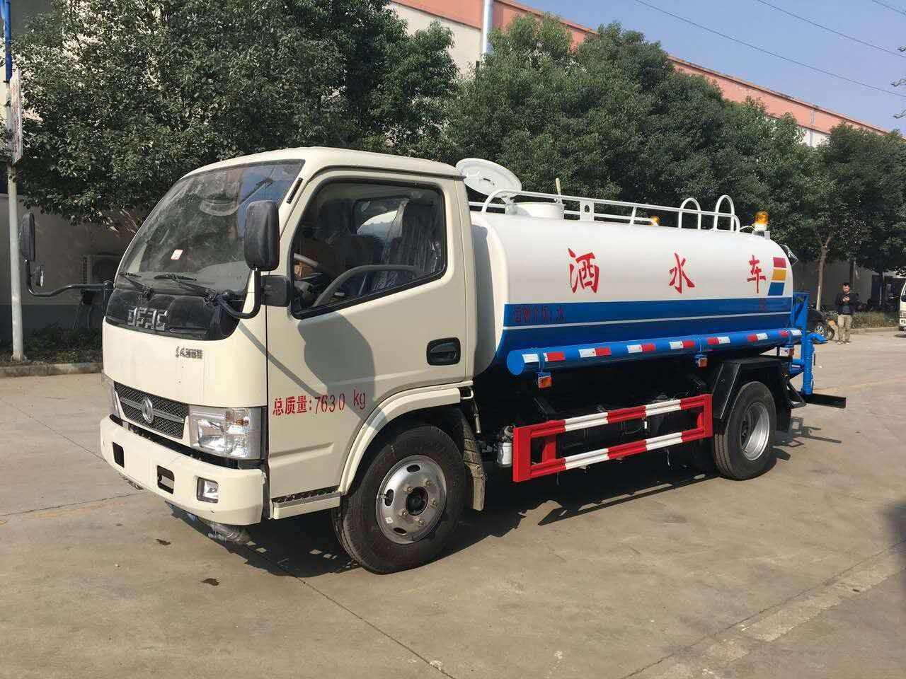 5噸灑水車(chē)在哪里有賣(mài)？湖北楚勝汽車(chē)13886887089